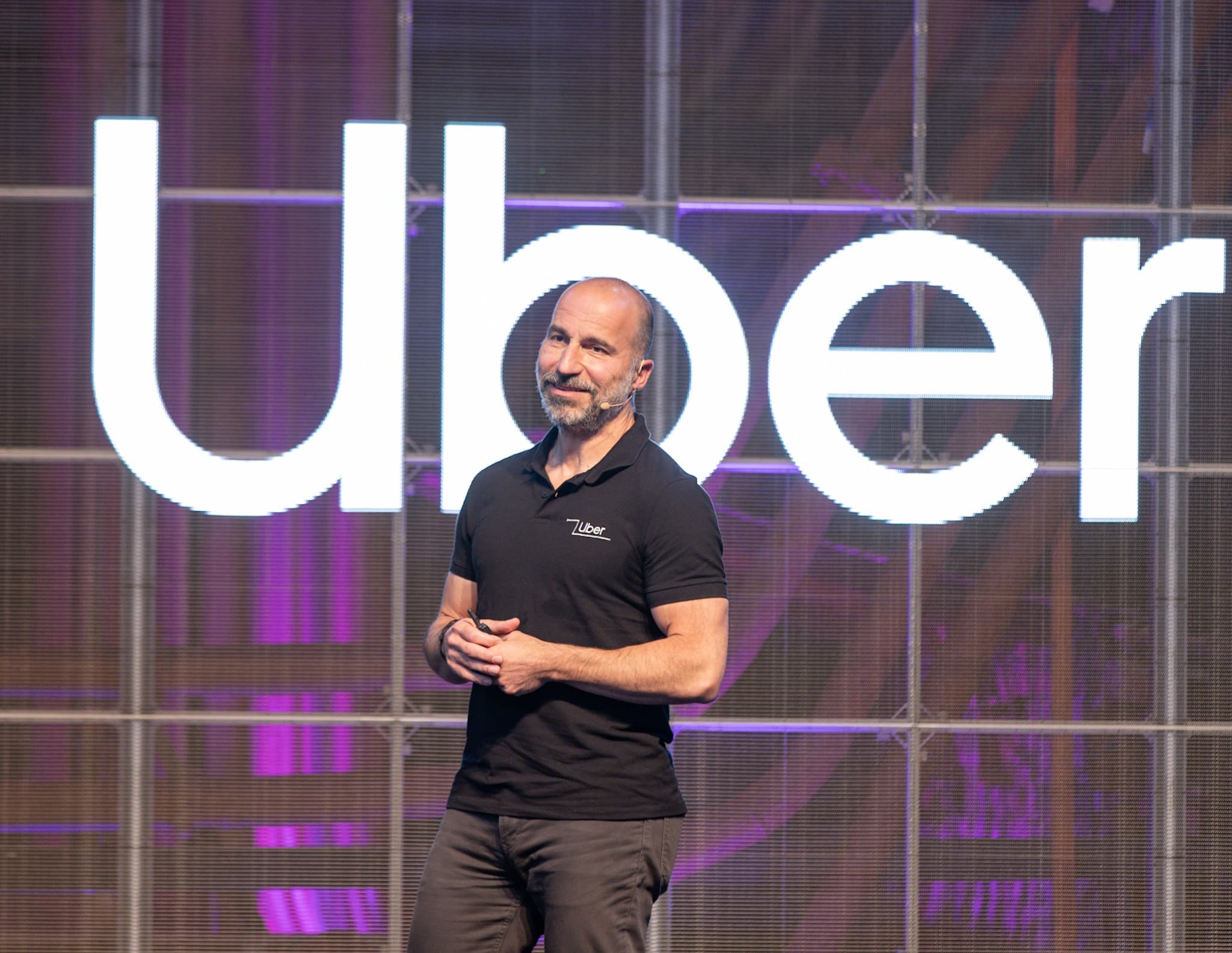 Uber demite 23% dos colaboradores em reestruturação global