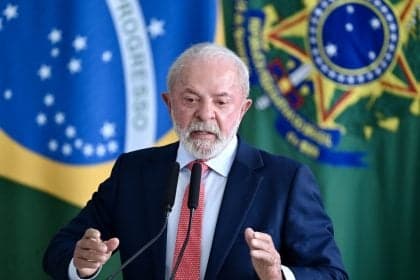 Lula defende dignidade brasileira contra tarifas dos EUA