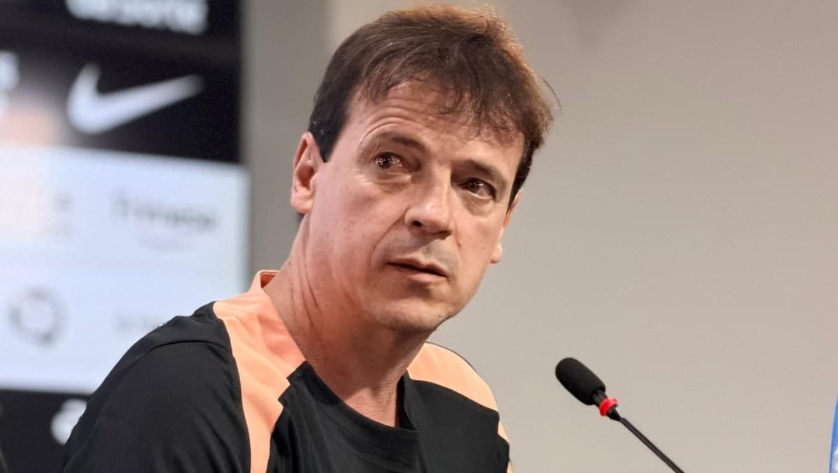 Fernando Diniz é absolvido e evita punição no Corinthians