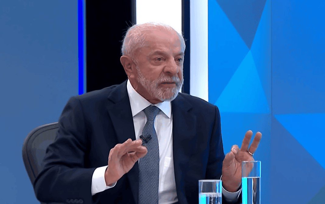 Lula discute tarifa de 25% sobre produtos brasileiros com EUA