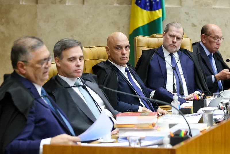 Disputa entre Lula e Flávio Bolsonaro revela embates no STF