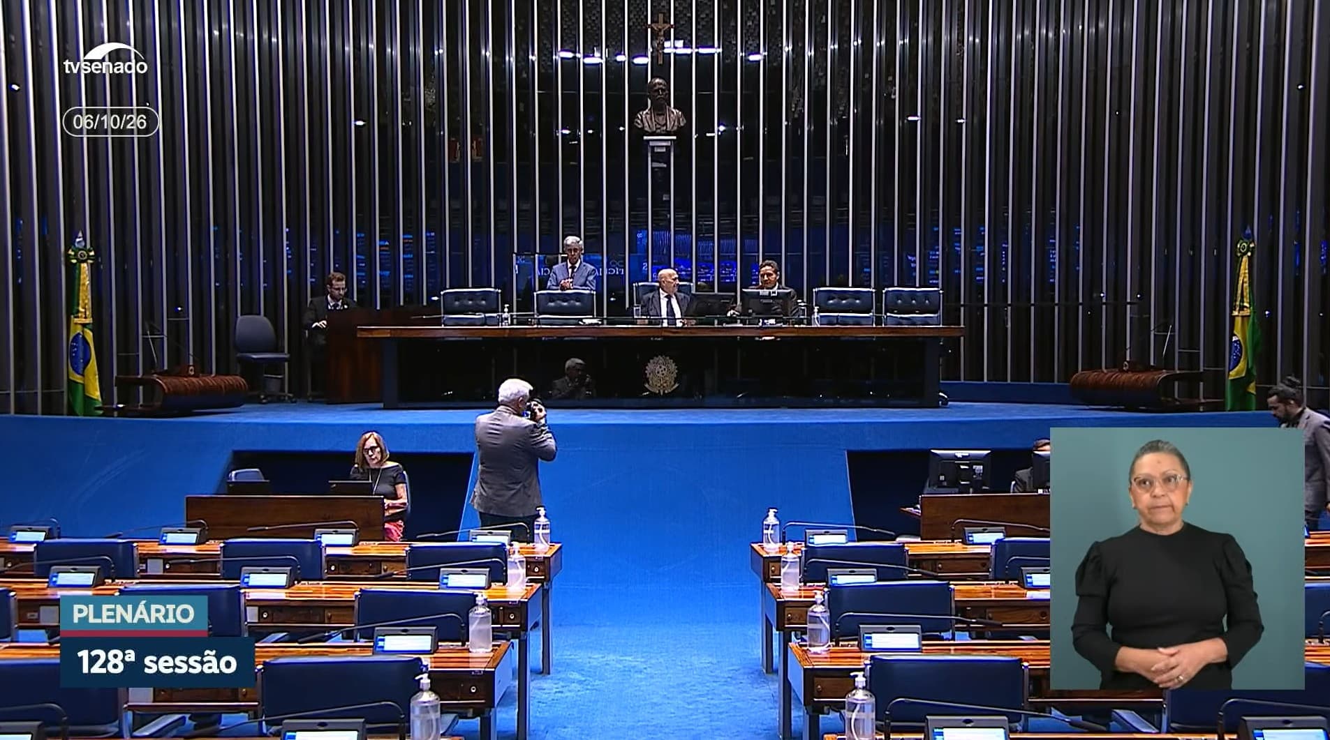 Senado discute PEC do fim da escala 6x1 após 1º turno das eleições