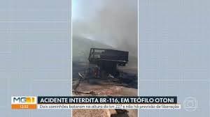 Interdição na BR-116 após acidente em Teófilo Otoni