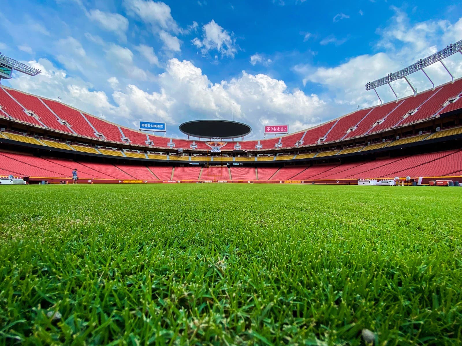 Inovação em gramados transforma futebol no Brasil e no mundo