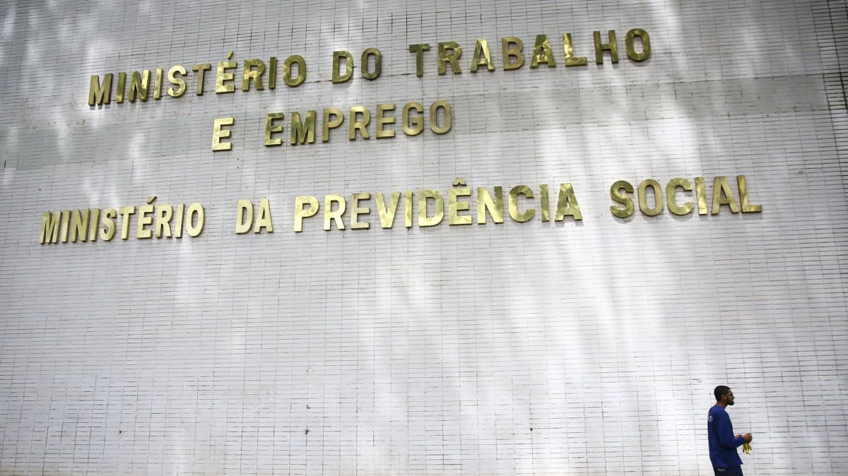 Ministério do Trabalho notifica empresas por descumprimento do PAT