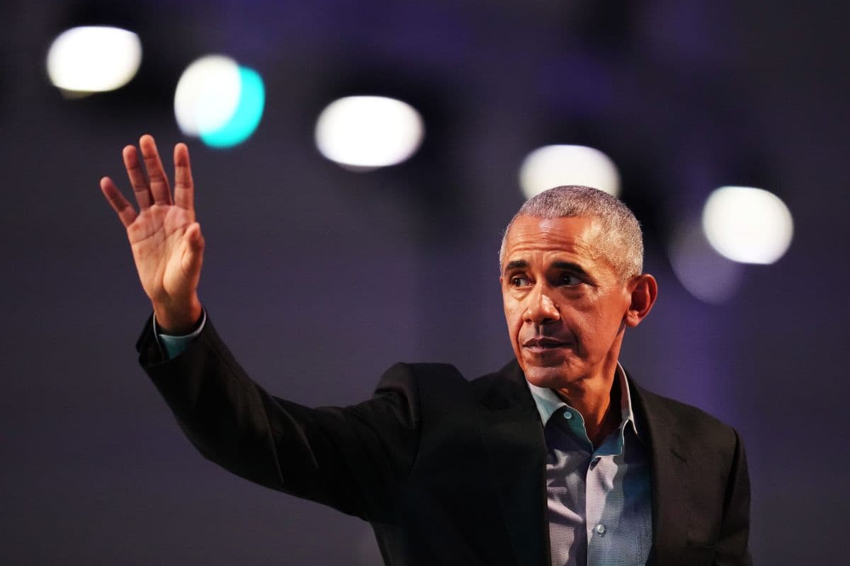 Obama celebra vitória da oposição na Hungria como triunfo democrático