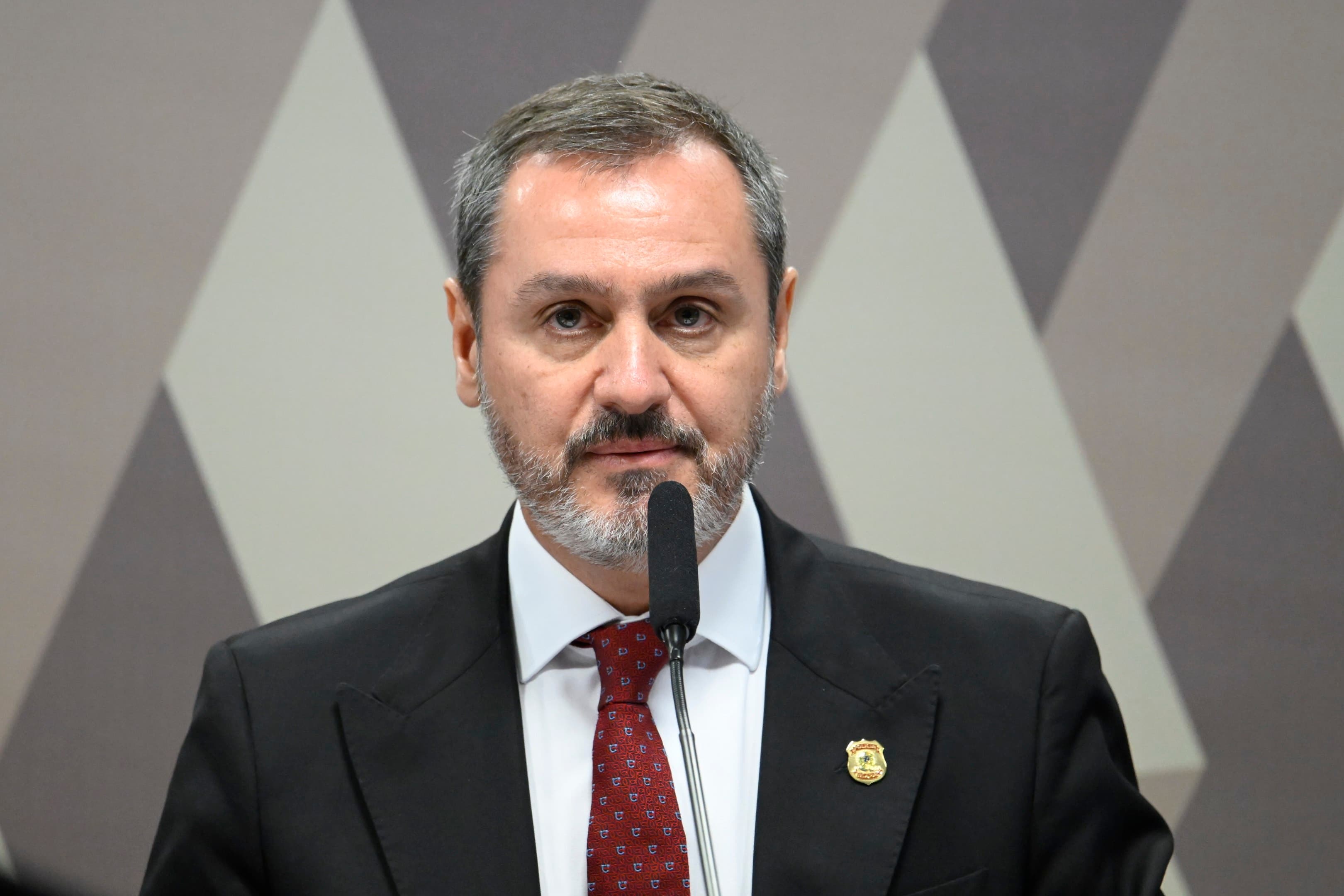 Delegados da PF pedem que afastamento de diretor-geral seja decidido pelo STF