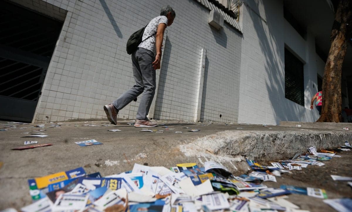 Eleitores vão às urnas neste domingo e devem ficar atentos a crimes eleitorais