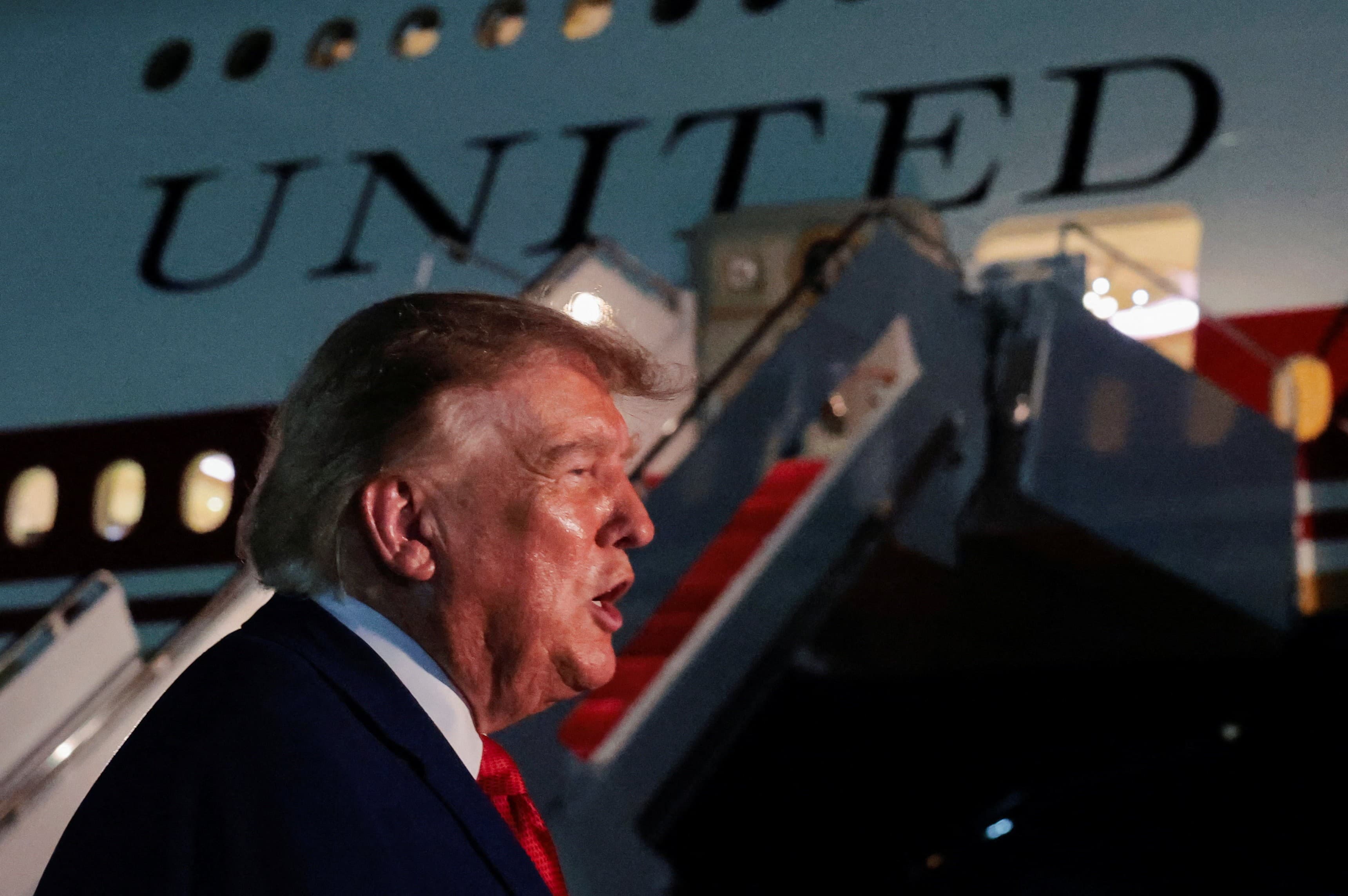 Trump processado por venda de acesso a publicações na Truth Social