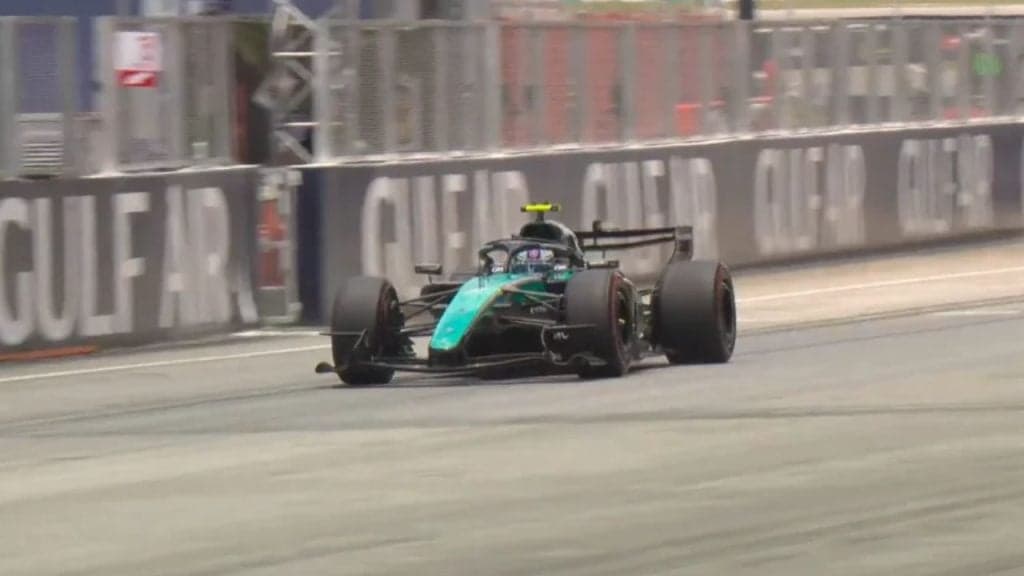 Kimi Antonelli brilha nos treinos do GP do Bahrein e marca melhor tempo