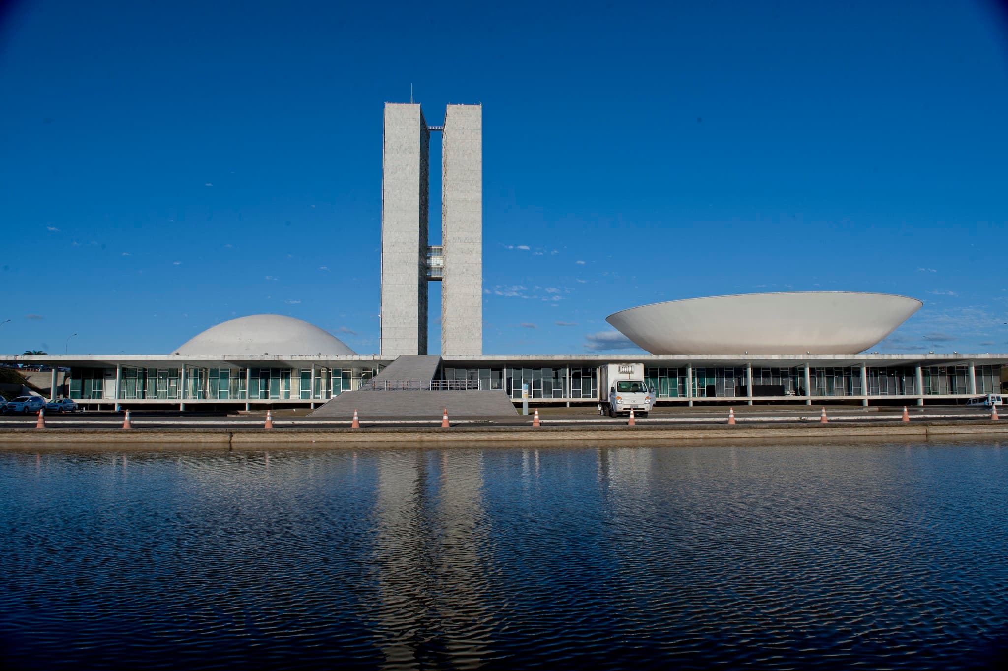 Corrida pelo Senado no DF: indecisão domina com 67% sem candidatos definidos