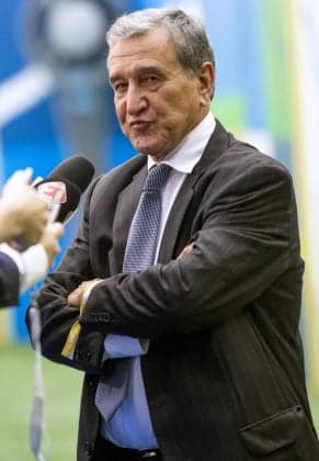 Carlos Alberto Parreira se recupera após cirurgia e estado é estável