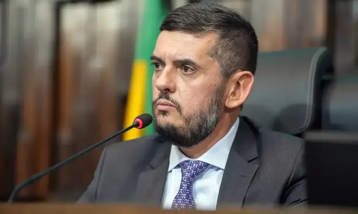 PGR denuncia ex-presidente da Alerj por vazamentos no RJ