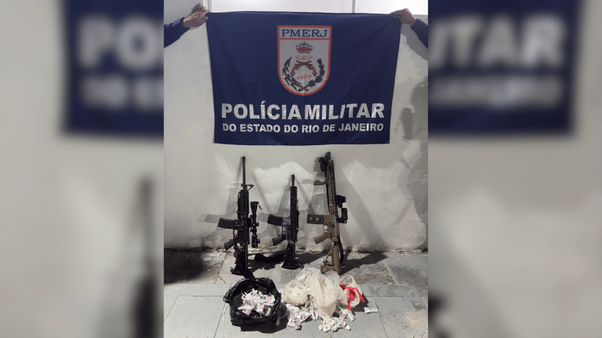 Polícia apreende 210 fuzis em Duque de Caxias