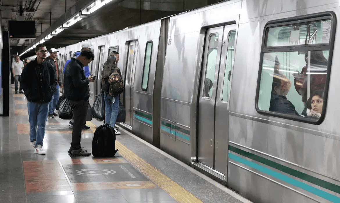 Tarifa do Madrugador oferece descontos no Metrô e CPTM