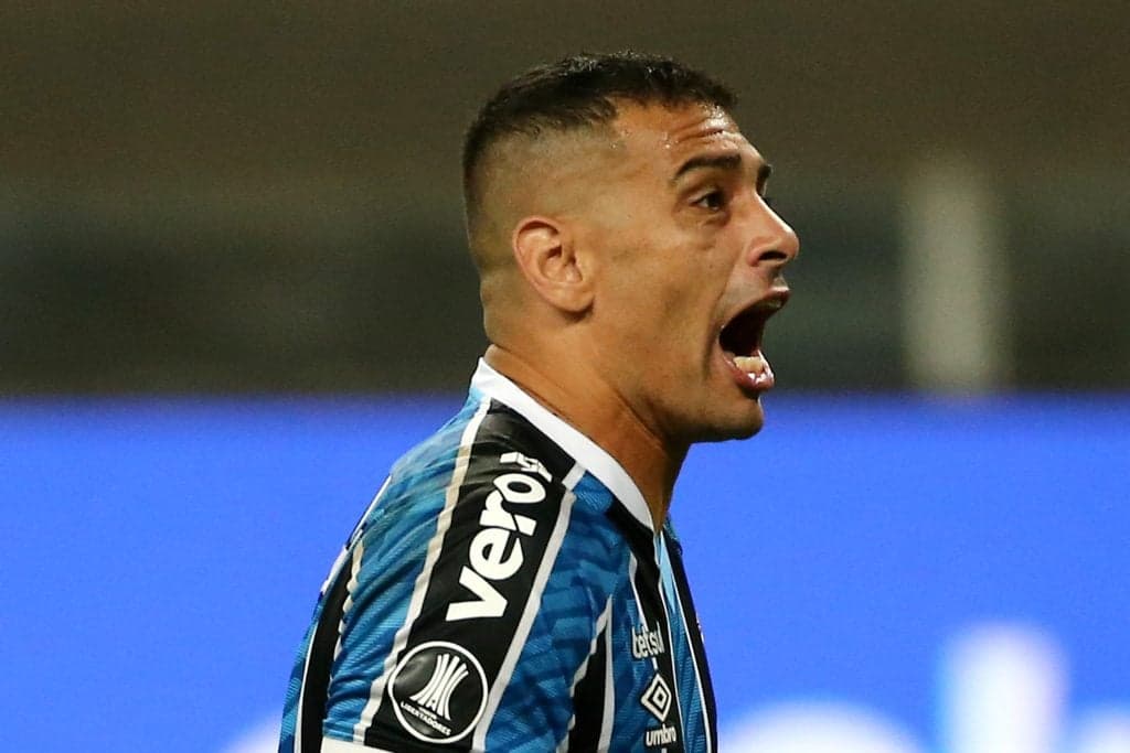 Diego Souza tem registro de treinador cancelado após fraude com licenças