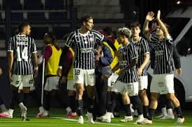 Sport Club Corinthians Paulista conquista vitória fora de casa