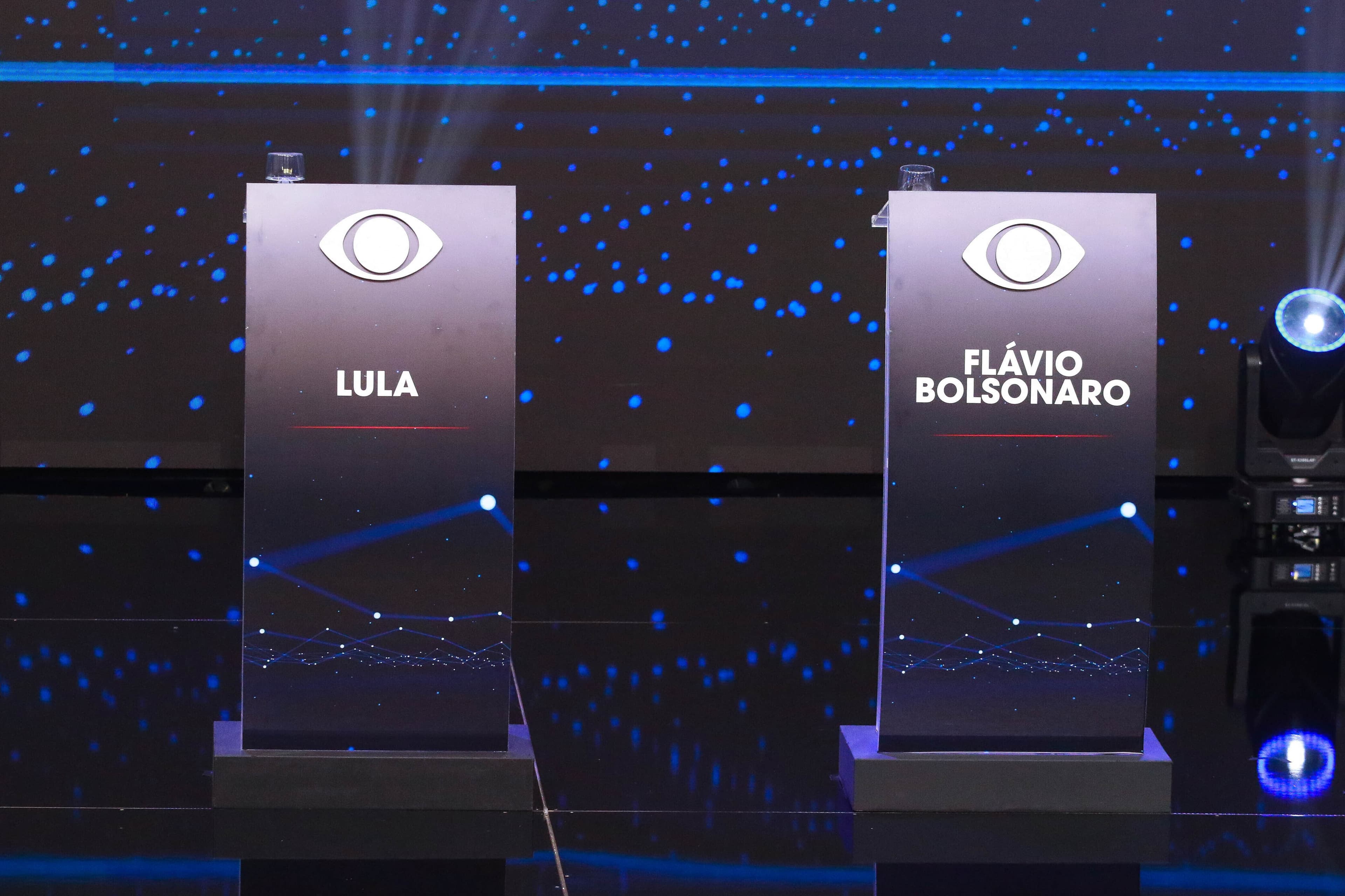 Debate presidencial não contou com Lula e Flávio Bolsonaro