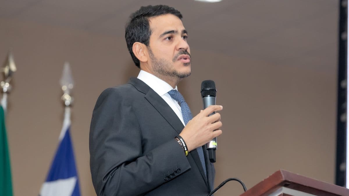 Jorge Messias se prepara para votação no Senado e busca apoio