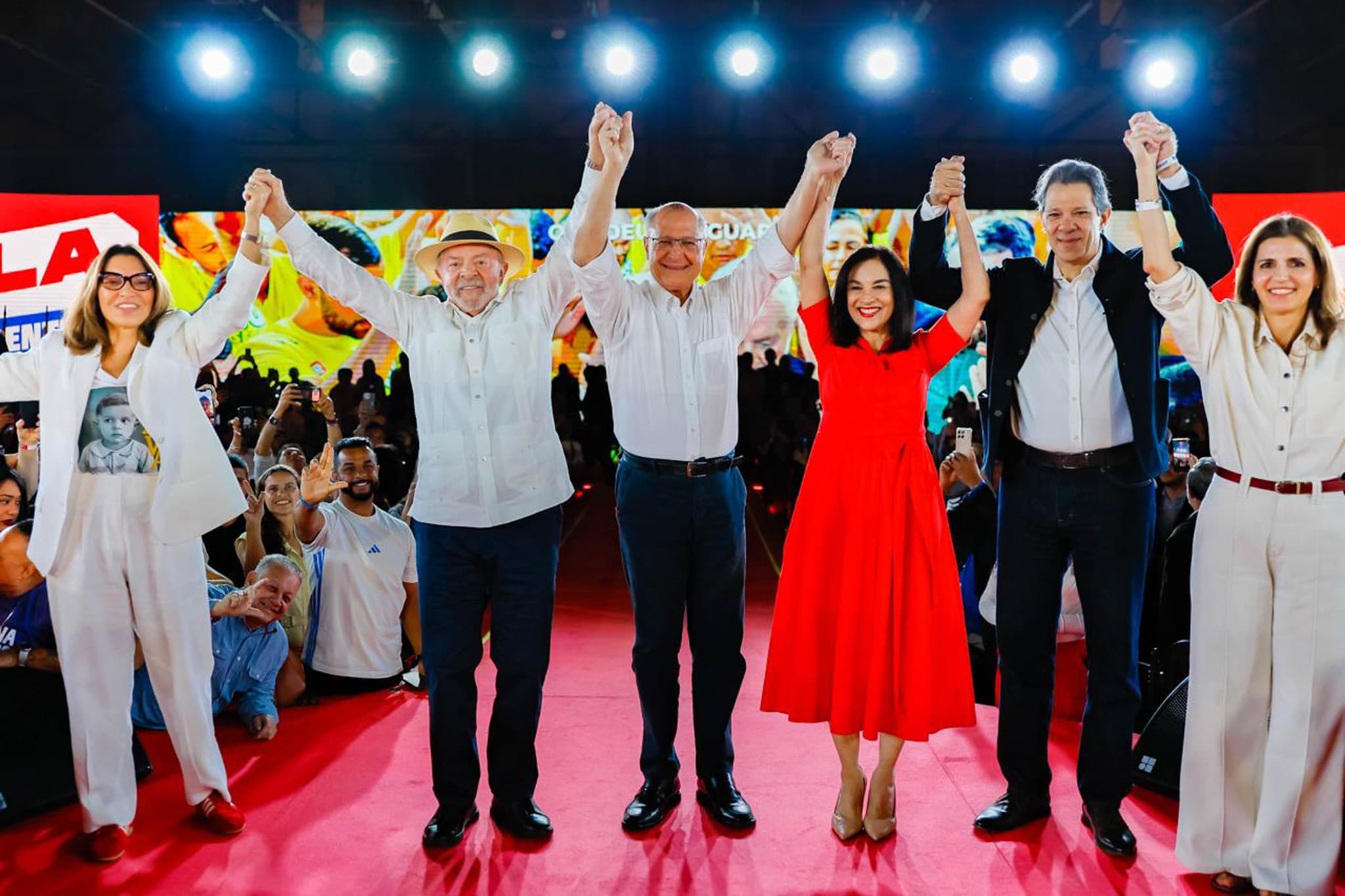 Lula destaca a importância das mulheres em convenção do PT