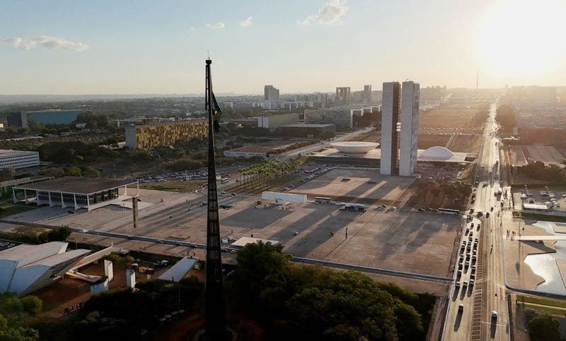 Caos Judicial Adia Debate Presidencial e Politiza Justiça