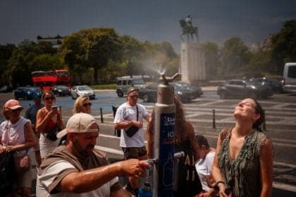 France enfrenta aumento de mortes devido a onda de calor extremo 