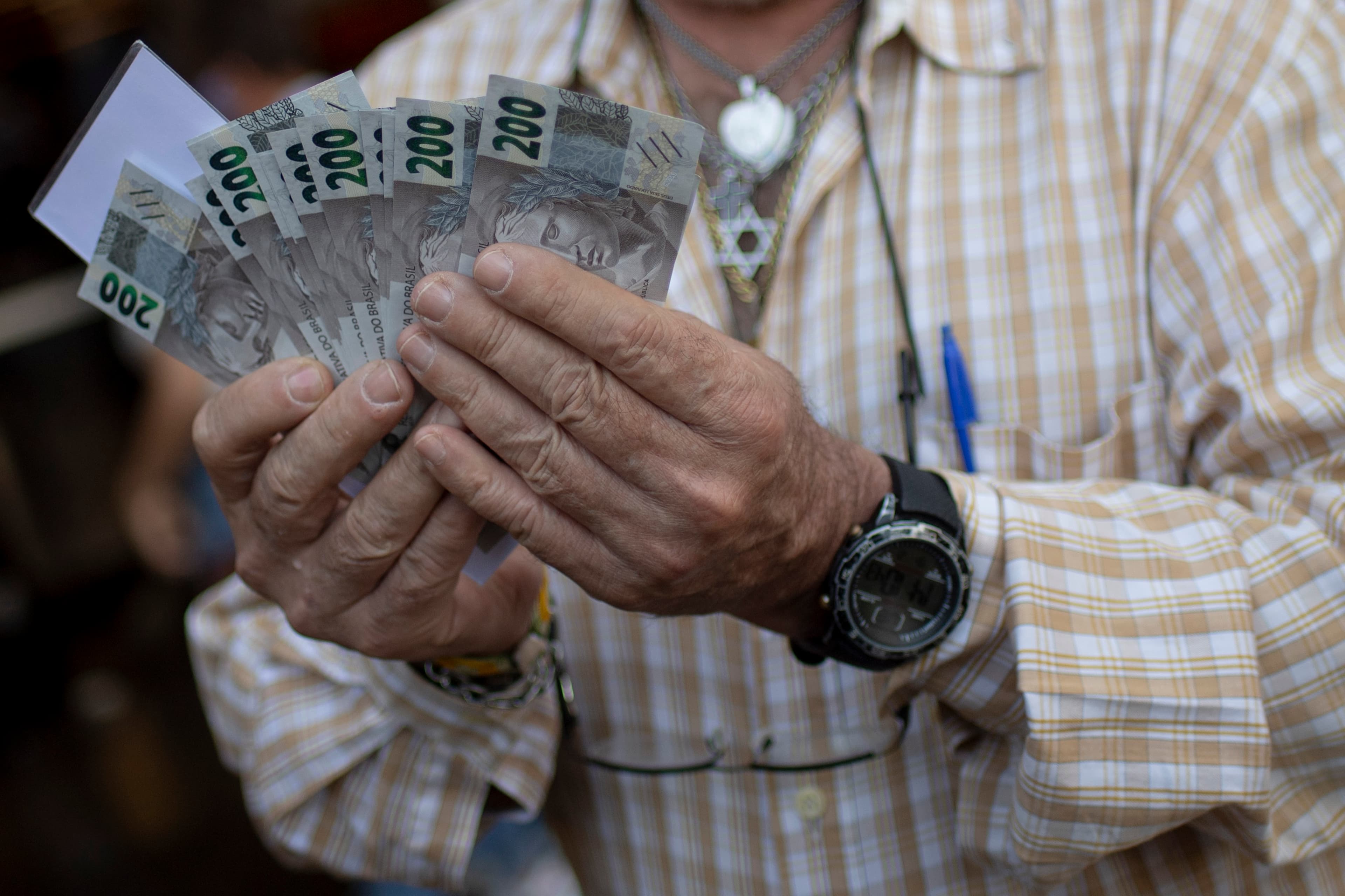 Salário mínimo deve chegar a R$ 1.741 em 2027, afirma ministro