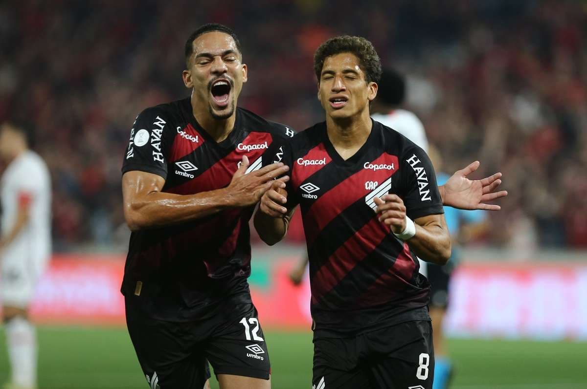 Athletico-PR vive grande fase no Brasileirão e mira Bragantino para manter embalo