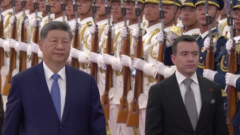 Equador reafirma parceria com China em reunião com Xi Jinping