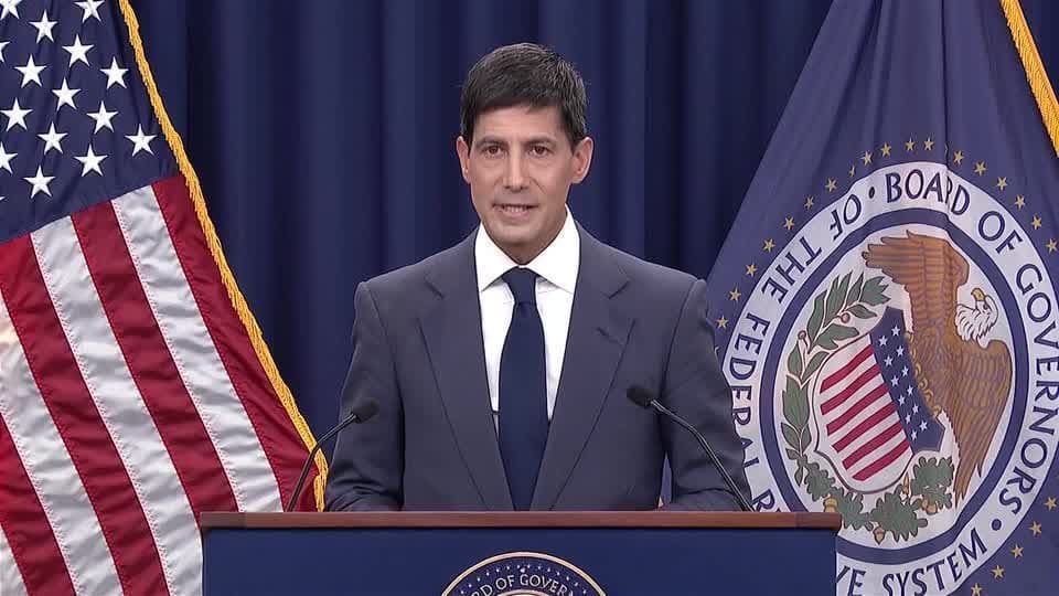 Kevin Warsh evita previsões no Fed, antecipa 'discussão acirrada'
