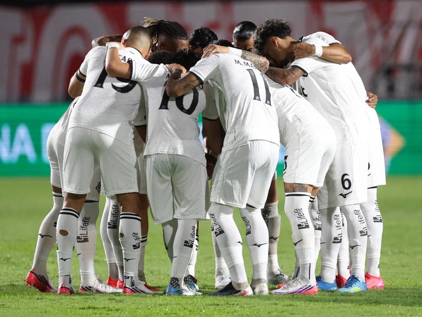 Botafogo muda comando em meio à crise e tenta reação após goleada histórica na Sul-Americana