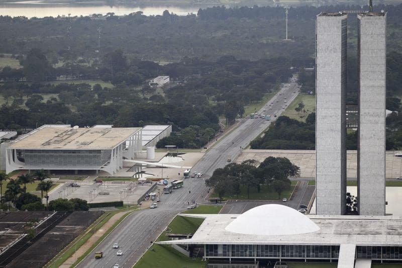 Governo estuda medidas para restringir apostas online no Brasil