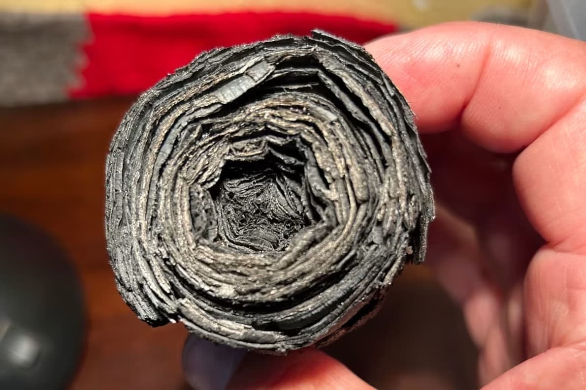 Pesquisadores decifram textos antigos em papiros carbonizados com chumbo