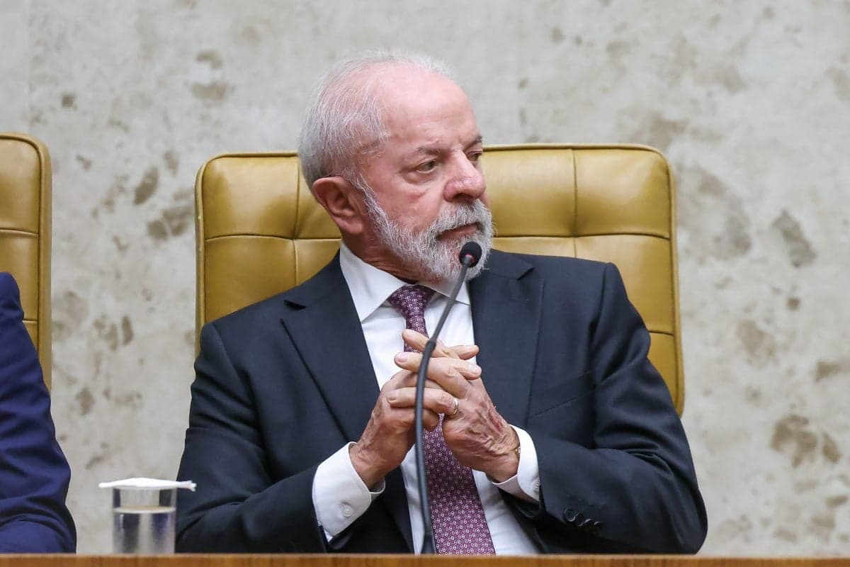 Lula propõe mandatos para ministros do STF em meio a crise na Corte