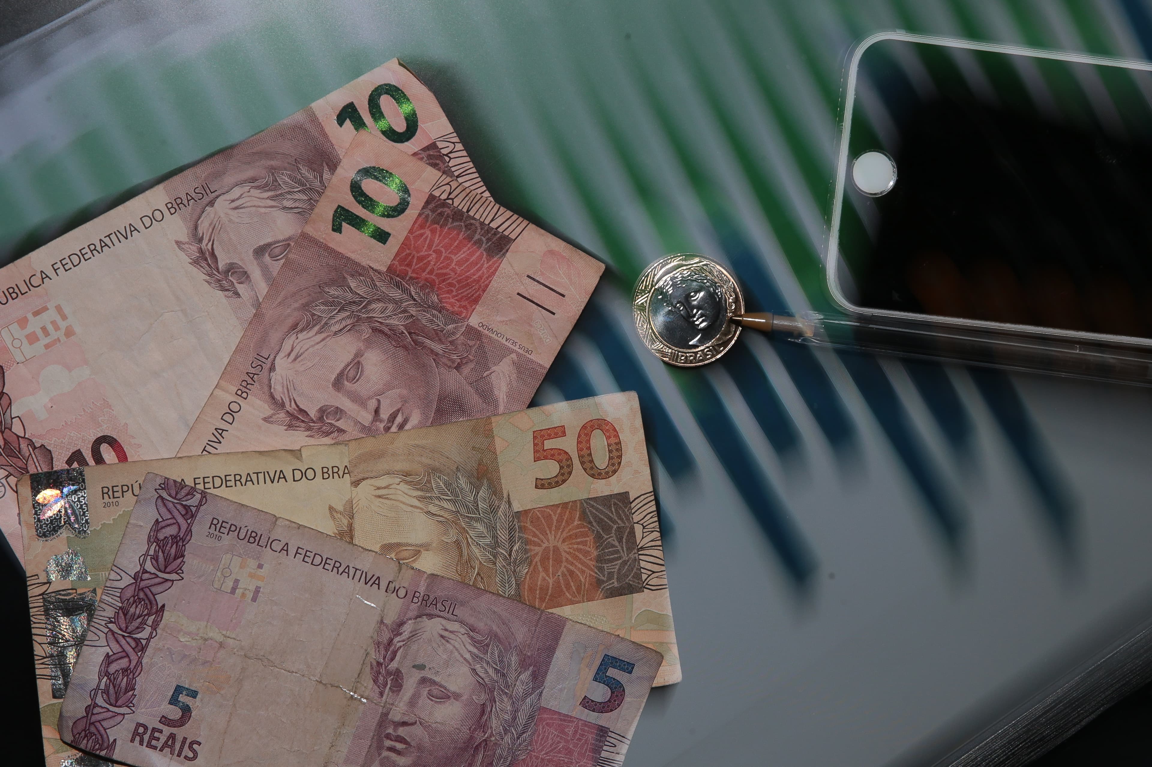 Bancos devem enviar dinheiro esquecido ao governo até terça-feira