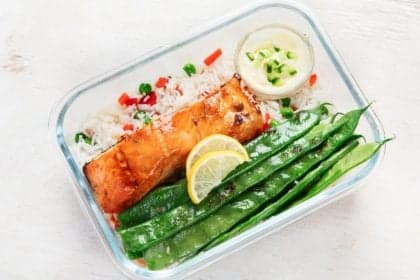 8 receitas práticas de marmitas saudáveis e ricas em proteínas