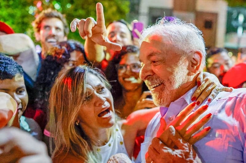 Candidatos à Presidência cumprem agenda de campanha em diversas regiões do Brasil
