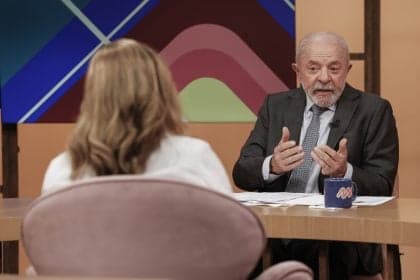 Lula promete vetar minirreforma eleitoral por preocupação com AI