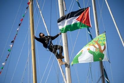 Barcos franceses partem para romper bloqueio em Gaza