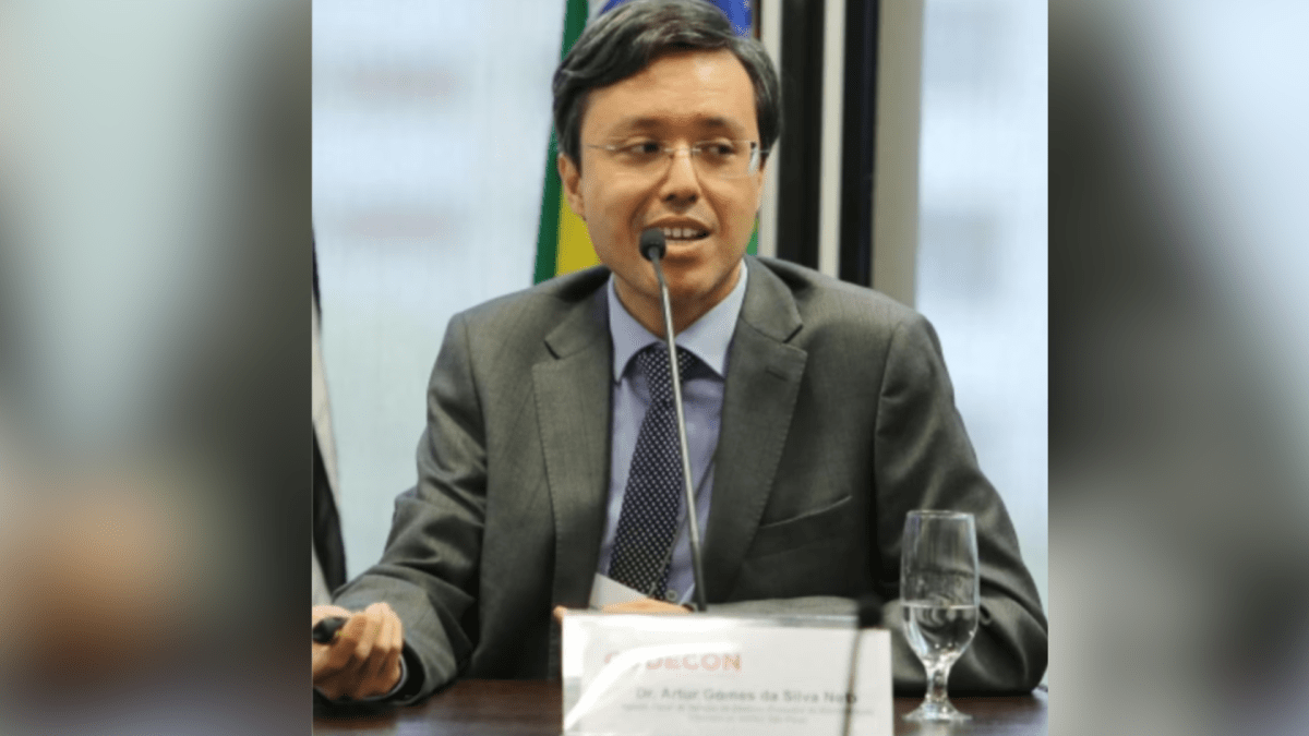Artur Gomes da Silva Neto é solto após prisão por corrupção fiscal