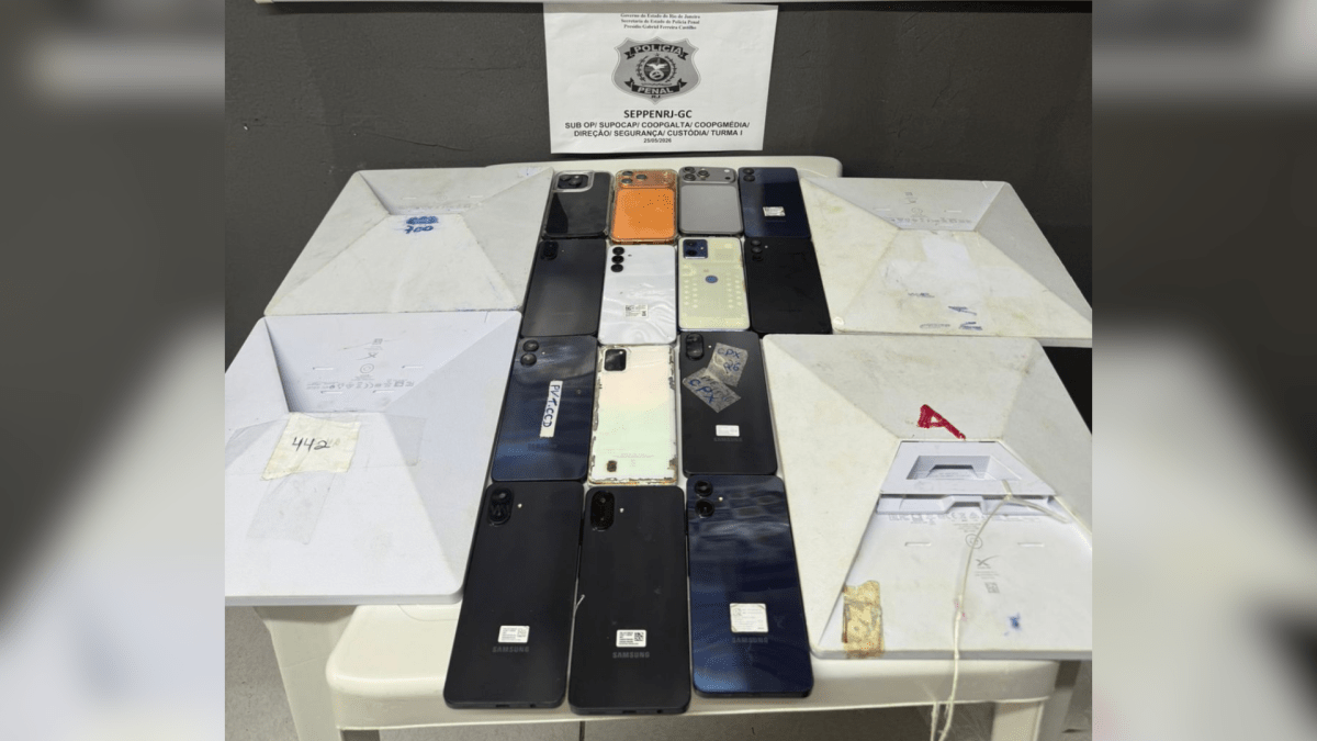 Operação em Bangu 3 apreende celulares e antenas do Comando Vermelho