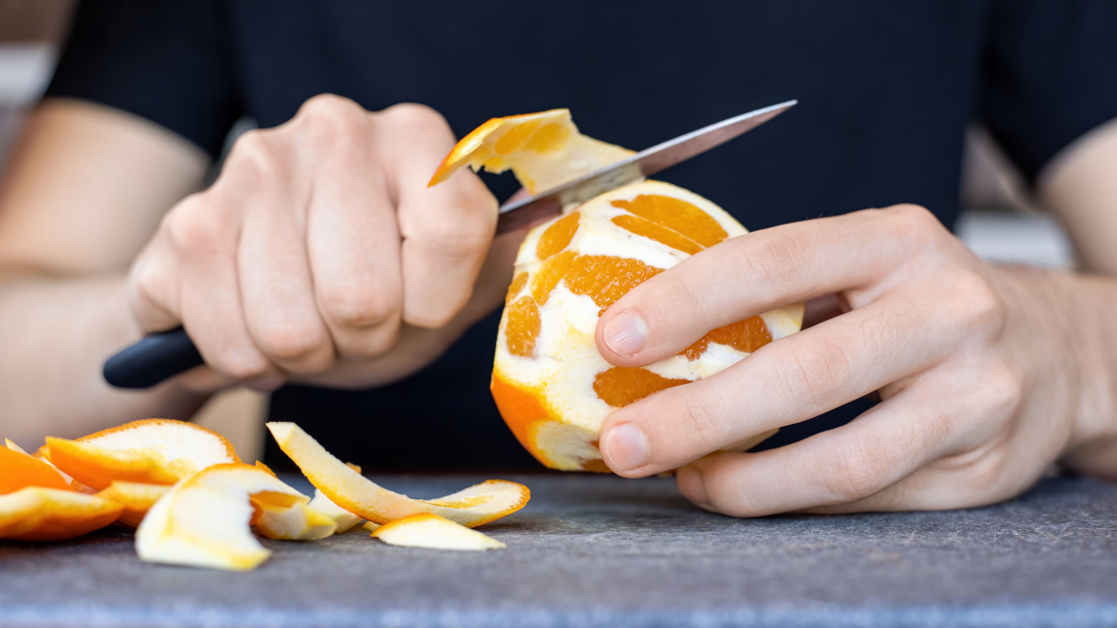 Casca de laranja pode gerar alimentos e cosméticos, aponta Unicamp