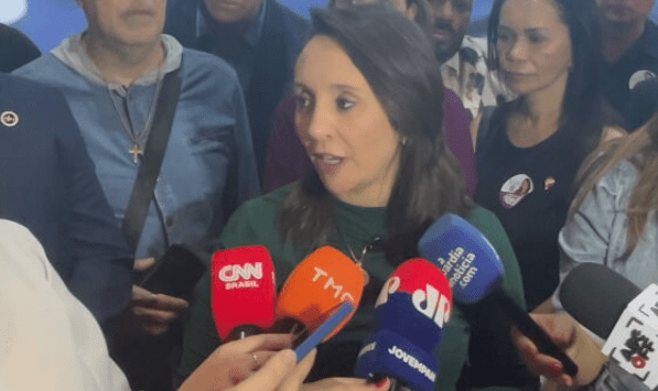 Podemos avalia apoio a Flávio Bolsonaro na corrida presidencial