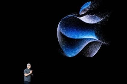 Apple completa 50 anos redefinindo tecnologia como desejo de consumo