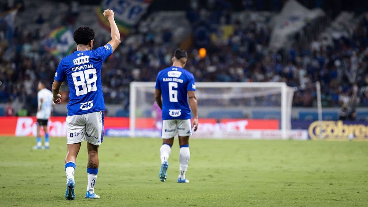 Cruzeiro busca vitória em Belém para escapar do rebaixamento