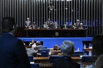 Senado aprova lei que considera estágio como experiência profissional