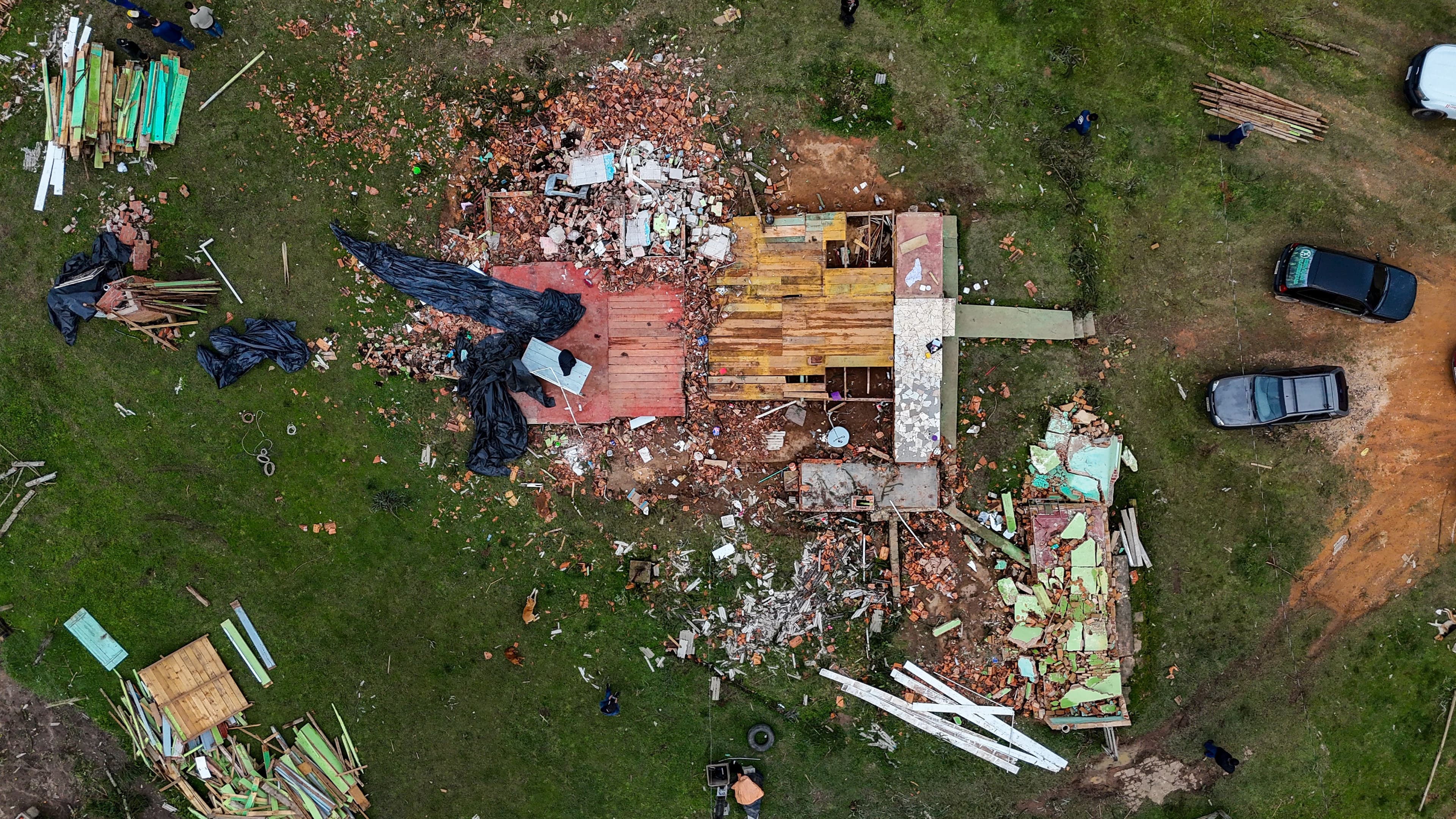 Piraí do Sul enfrenta prejuízos de R$ 10 milhões após tornado devastador