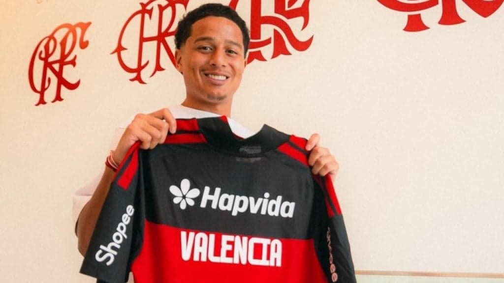 Anthony Valencia busca espaço no Flamengo após chegada ao clube