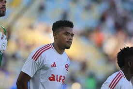 Impacto de Áudio Falso na Decisão do Jogo do Inter