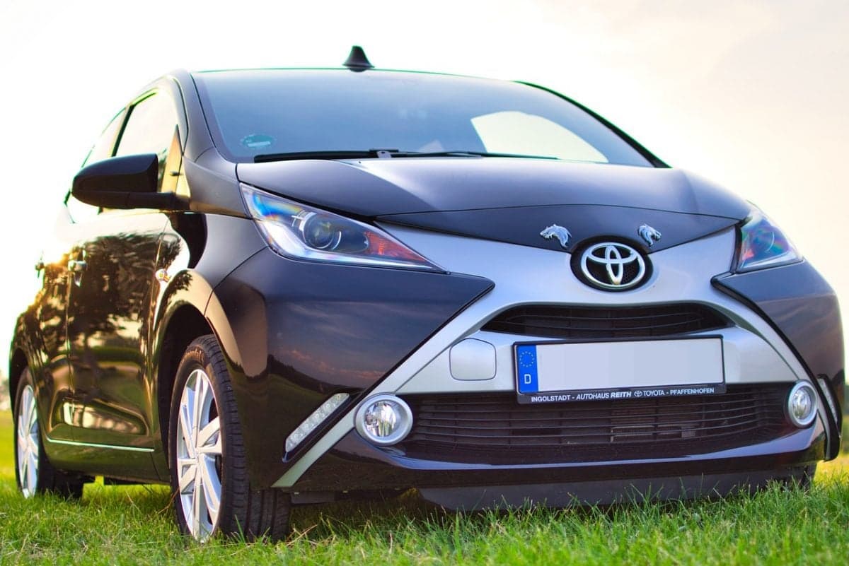 Toyota planeja licenciar motores a combustão e híbridos para outras montadoras